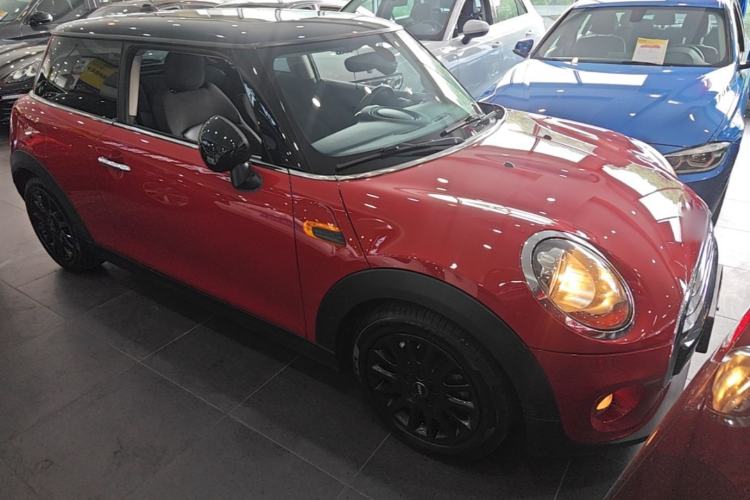 Used MINI 2016 1.5T COOPER Front Right 45 Deg