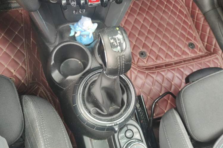 Used MINI 2016 1.5T COOPER Avant-Garde Gear Lever