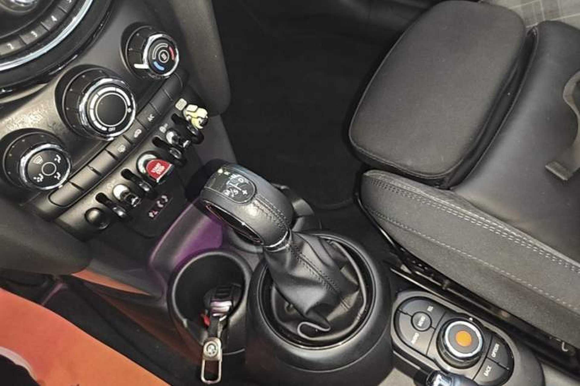 Used MINI 2016 1.5T COOPER Five-Door Edition Gear Lever