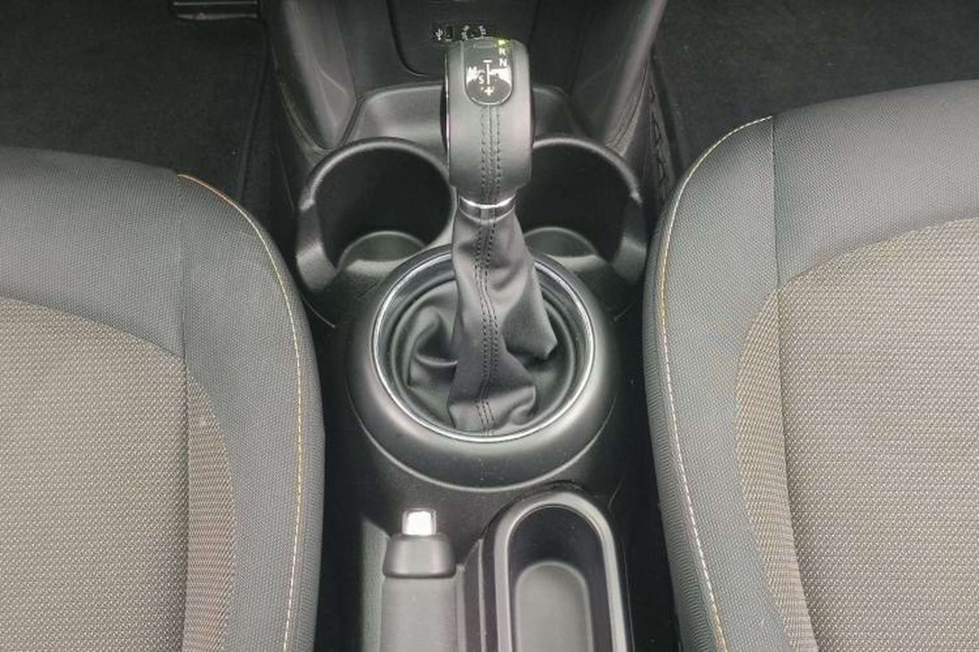 Used MINI 2016 1.2T ONE Pioneer Edition Five-Door Version Gear Lever