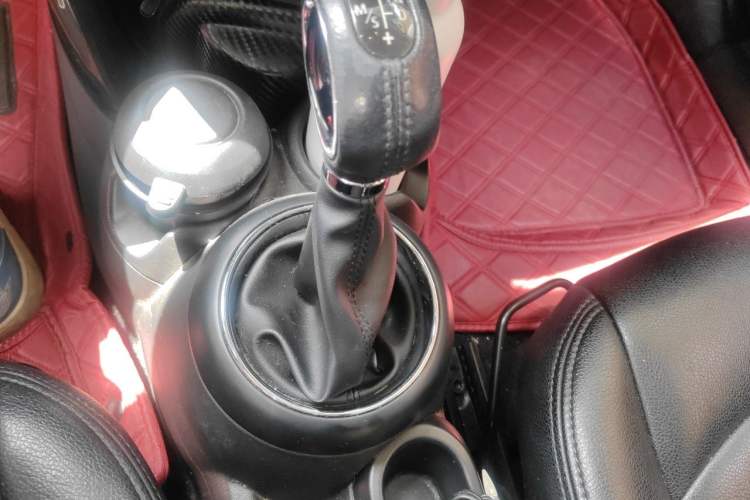 Used MINI 2016 1.2T ONE Pioneer Edition Gear Lever