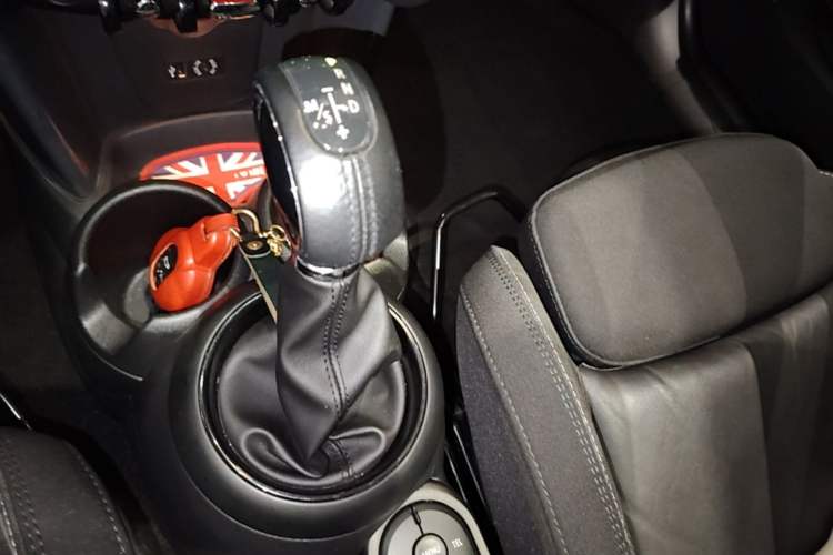 Used MINI 2016 1.5T COOPER Gear Lever