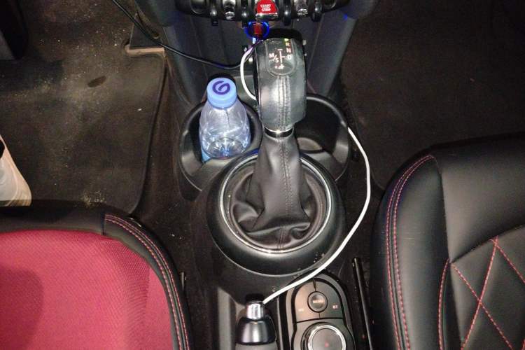 Used MINI 2016 1.2T ONE Pioneer Edition Gear Lever