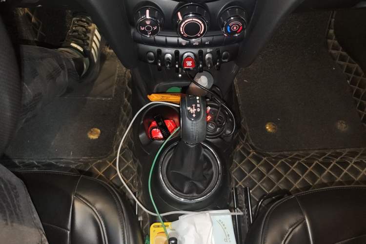Used MINI 2016 1.2T ONE Pioneer Edition Gear Lever