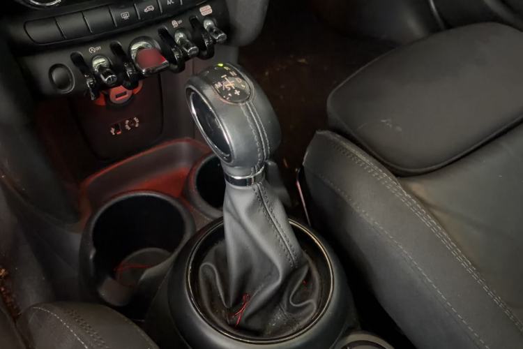 Used MINI 2016 1.5T COOPER Five-Door Edition Gear Lever