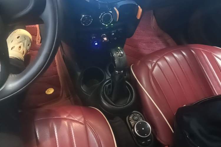 Used MINI 2016 1.2T ONE Five-Door Edition Gear Lever