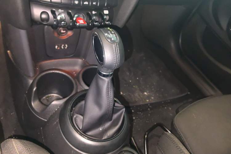 Used MINI 2016 1.5T COOPER Five-Door Edition Gear Lever