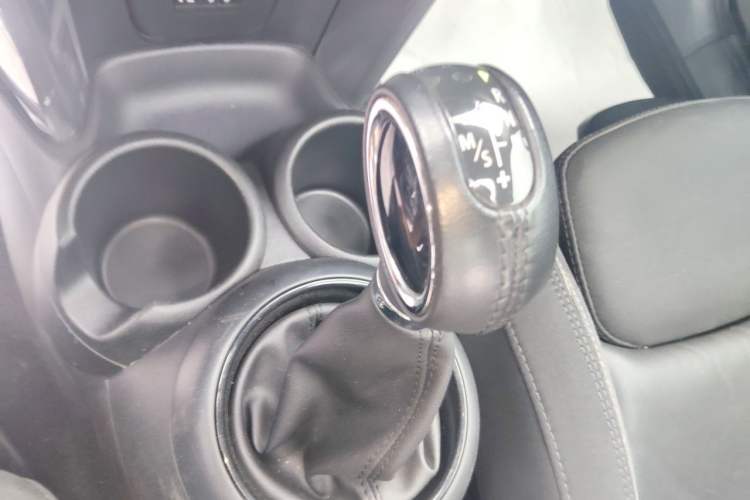 Used MINI 2016 1.5T COOPER Five-Door Edition Gear Lever