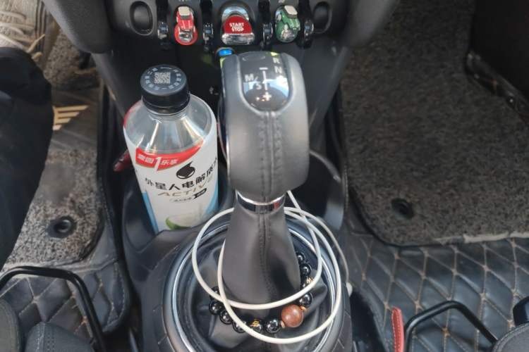 Used MINI 2016 1.5T COOPER Five-Door Edition Gear Lever