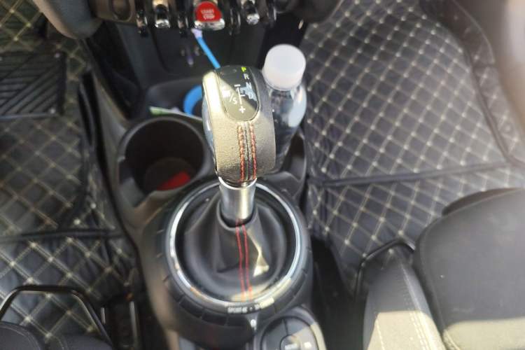 Used MINI 2016 2.0T COOPER S Five-Door Edition Gear Lever