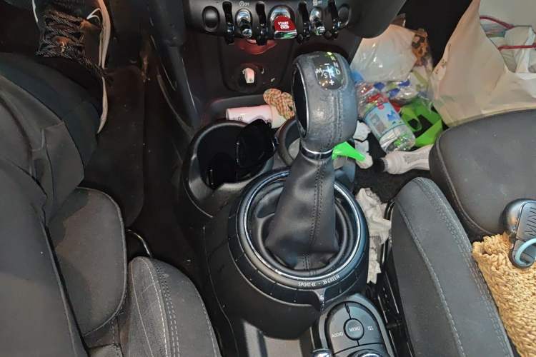 Used MINI 2016 1.5T COOPER Five-Door Edition Gear Lever