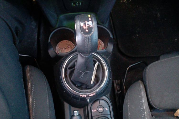 Used MINI 2016 1.5T COOPER Five-Door Edition Gear Lever