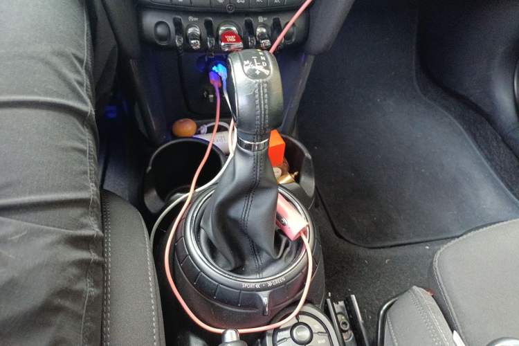 Used MINI 2016 1.5T COOPER Avant-Garde Gear Lever