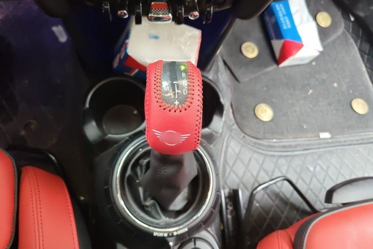 Used MINI 2016 1.5T COOPER Pioneer Edition Five-Door Model Gear Lever