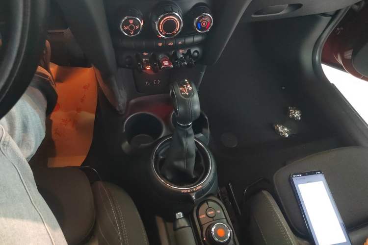 Used MINI 2016 1.5T COOPER Gear Lever