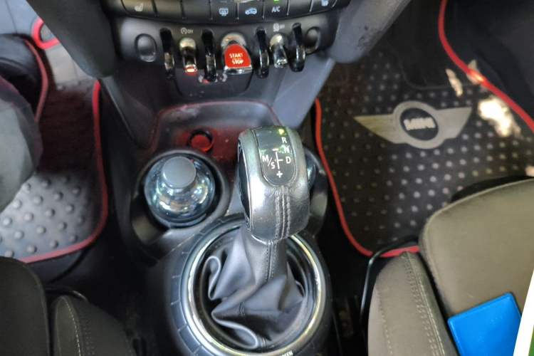 Used MINI 2016 1.5T COOPER Five-Door Edition Gear Lever