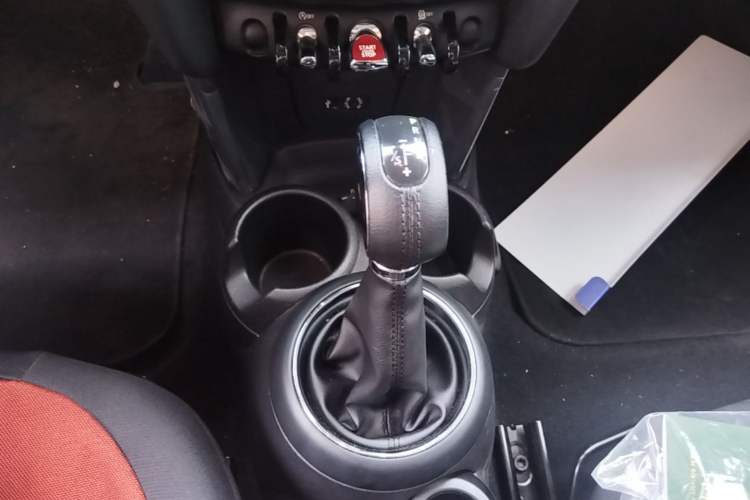 Used MINI 2016 1.2T ONE Pioneer Edition Gear Lever