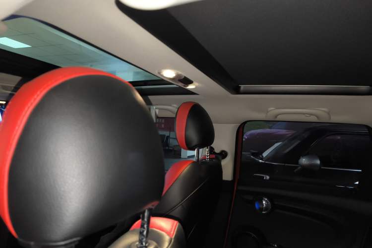 Used MINI 2016 1.5T COOPER Five-Door Edition Headliner