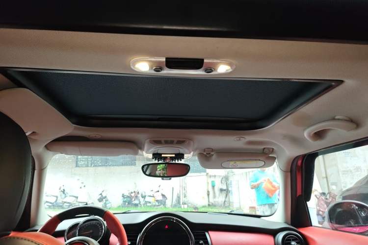 Used MINI 2016 1.5T COOPER Pioneer Edition Five-Door Model Headliner