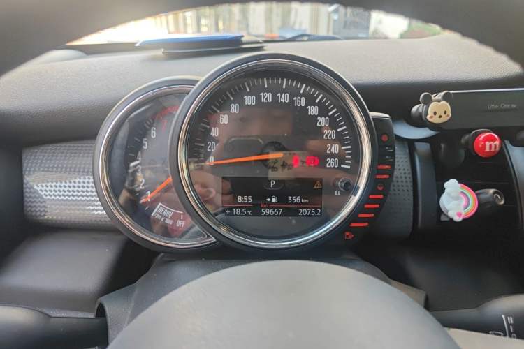 Used MINI 2016 1.5T COOPER Five-Door Edition Instrument Cluster