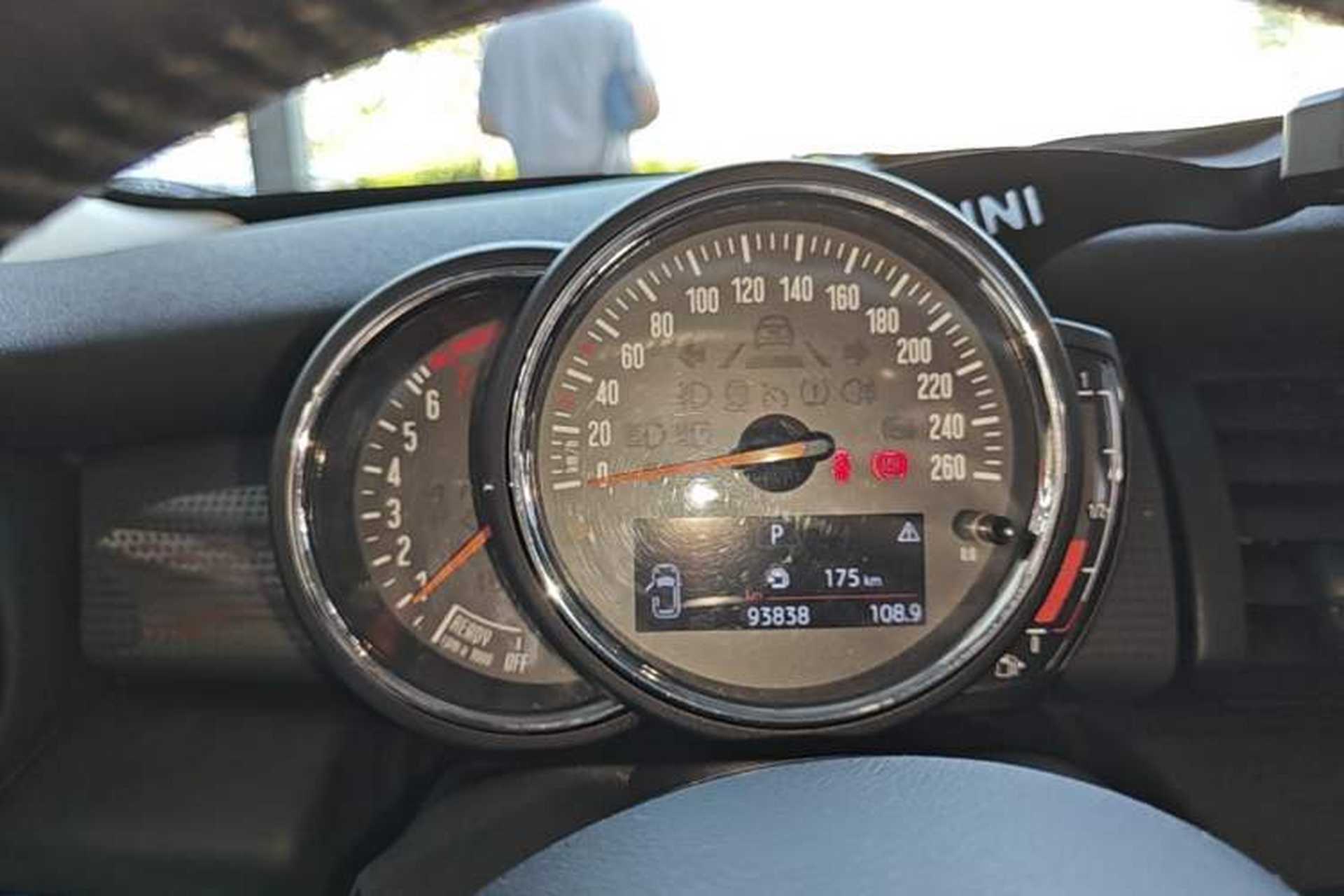 Used MINI 2016 1.5T COOPER Five-Door Edition Instrument Cluster