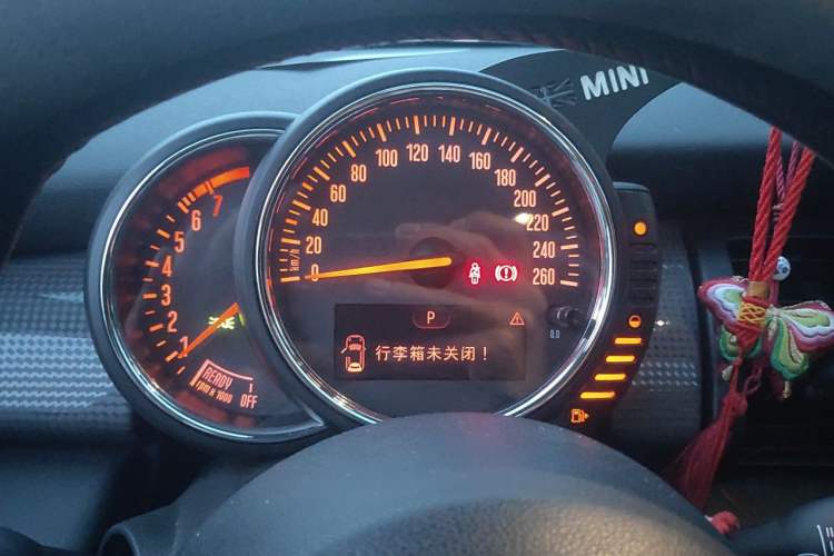 Used MINI 2016 1.5T COOPER Five-Door Edition Instrument Cluster