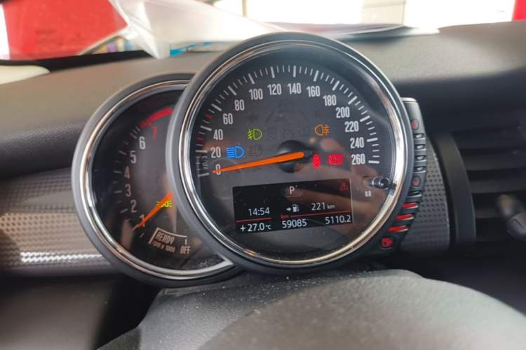 Used MINI 2016 1.5T COOPER Five-Door Edition Instrument Cluster