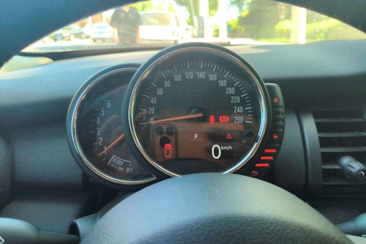 Used MINI 2016 1.2T ONE Pioneer Edition Five-Door Version Instrument Cluster