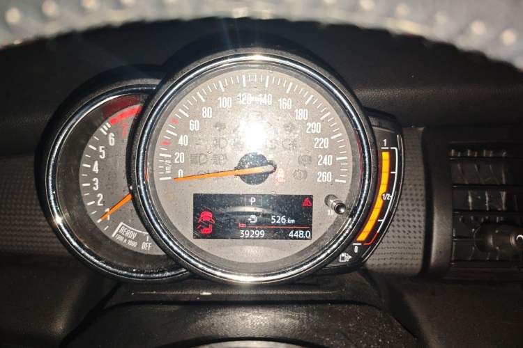 Used MINI 2016 1.5T COOPER Five-Door Edition Instrument Cluster