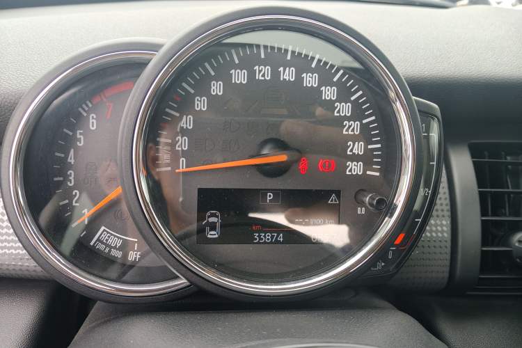 Used MINI 2016 1.5T COOPER Five-Door Edition Instrument Cluster