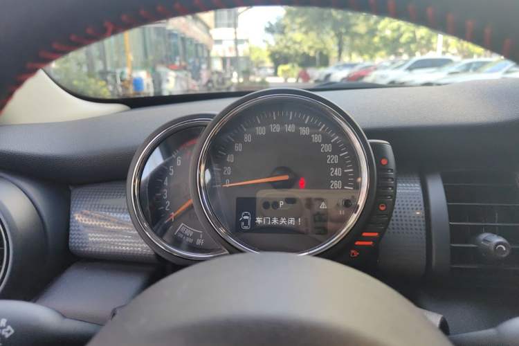 Used MINI 2016 1.5T COOPER Five-Door Edition Instrument Cluster