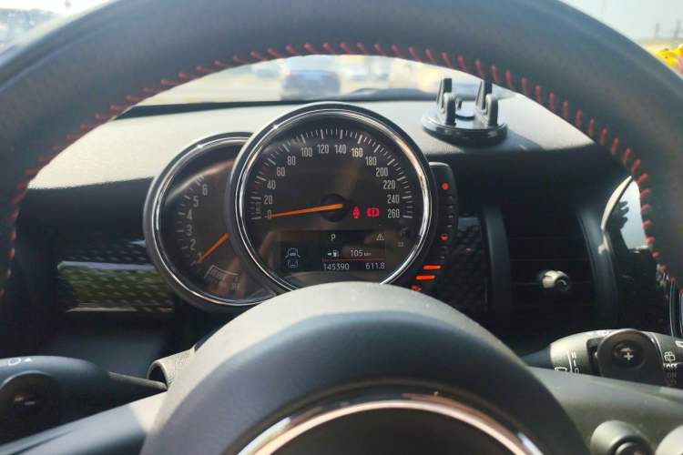 Used MINI 2016 2.0T COOPER S Five-Door Edition Instrument Cluster
