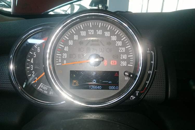 Used MINI 2016 1.5T COOPER Five-Door Edition Instrument Cluster
