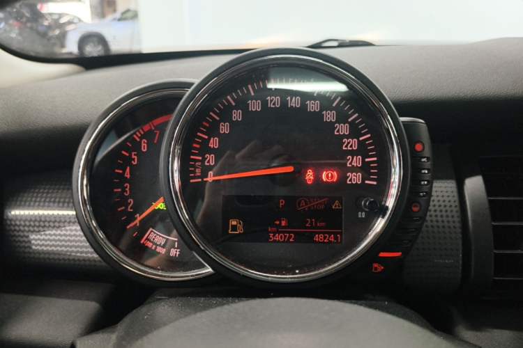 Used MINI 2016 1.5T COOPER Five-Door Edition Instrument Cluster
