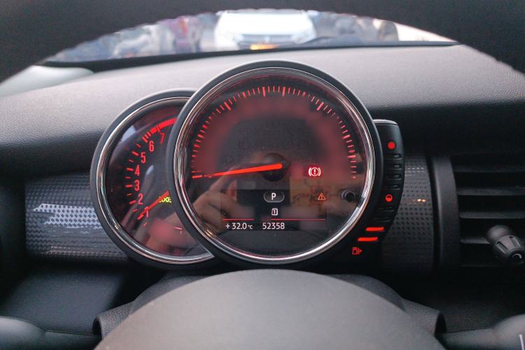 Used MINI 2016 1.5T COOPER Five-Door Edition Instrument Cluster