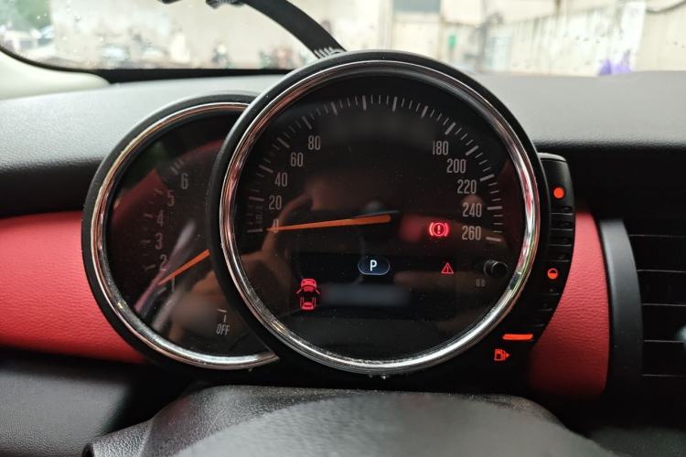 Used MINI 2016 1.5T COOPER Pioneer Edition Five-Door Model Instrument Cluster