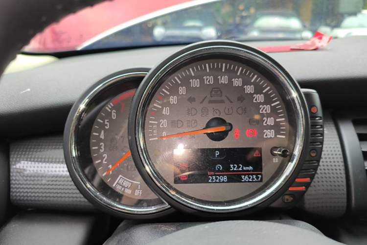 Used MINI 2016 1.5T COOPER Five-Door Edition Instrument Cluster