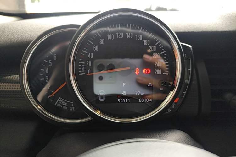 Used MINI 2016 1.5T COOPER Five-Door Edition Instrument Cluster