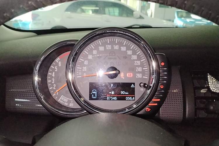 Used MINI 2016 1.5T COOPER Five-Door Edition Instrument Cluster