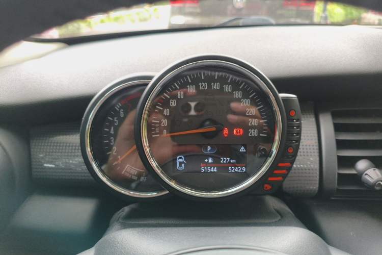Used MINI 2016 1.5T COOPER Five-Door Edition Instrument Cluster