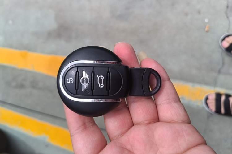 Used MINI 2016 1.5T COOPER Five-Door Edition Interior 1