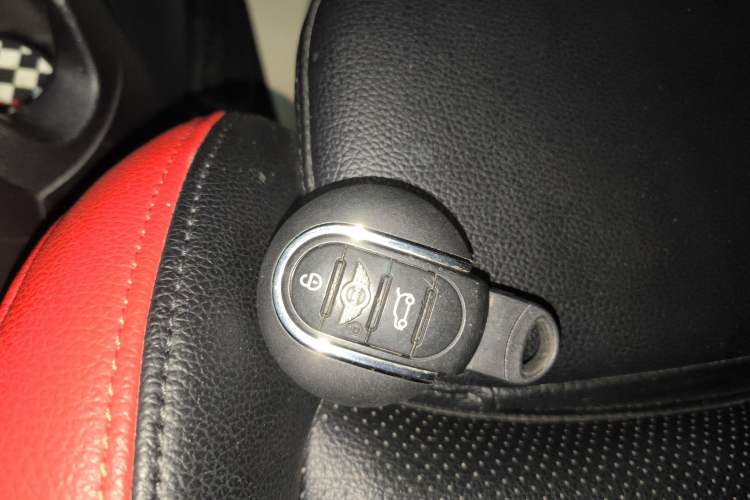 Used MINI 2016 1.5T COOPER Five-Door Edition Interior 1