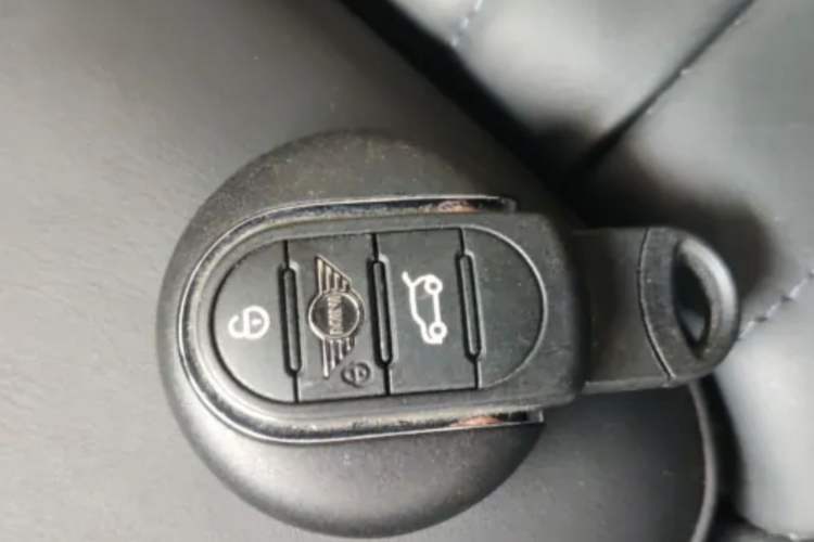 Used MINI 2016 1.2T ONE Pioneer Edition Interior 1