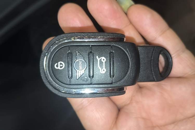 Used MINI 2016 2.0T COOPER S Manual Interior 1