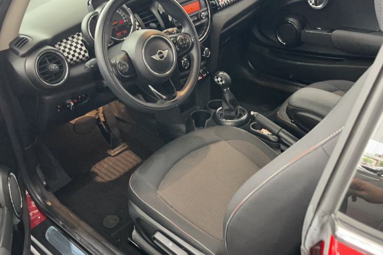 Used MINI 2016 1.2T ONE Pioneer Edition Interior 1