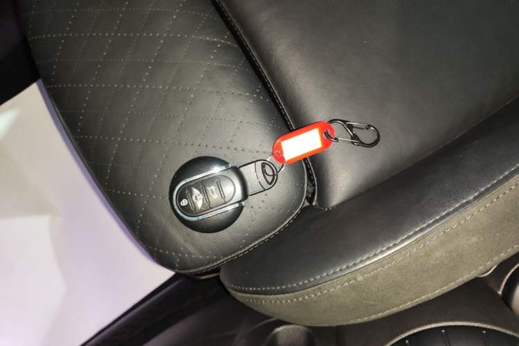 Used MINI 2016 1.5T COOPER Performance Edition Interior 1