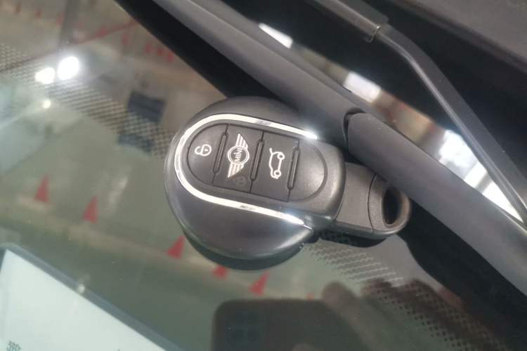 Used MINI 2016 1.2T ONE Five-Door Edition Interior 1