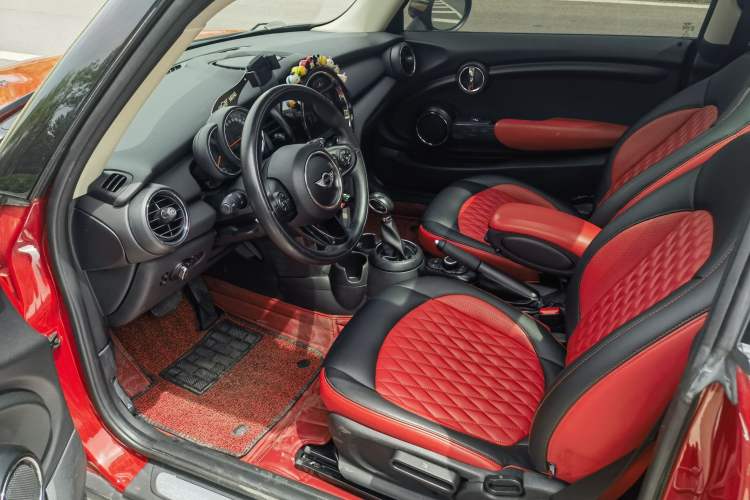 Used MINI 2016 1.2T ONE Pioneer Edition Interior 1