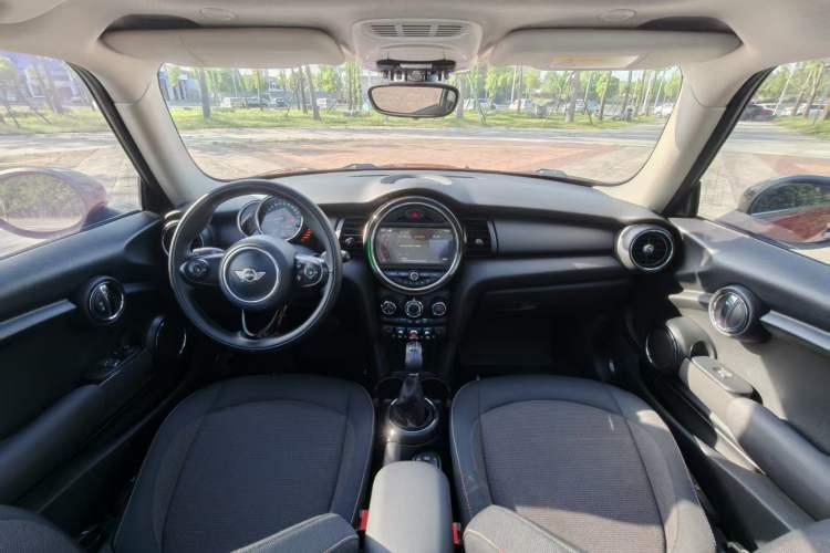 Used MINI 2016 1.2T ONE Pioneer Edition Interior 10