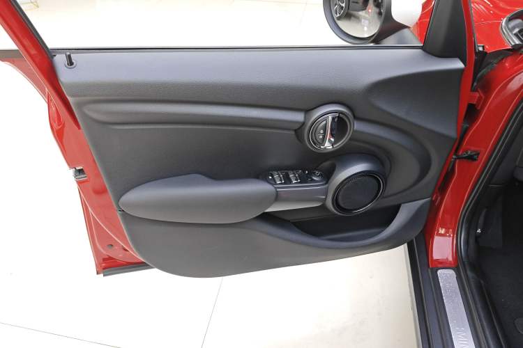Used MINI 2016 1.5T COOPER Pioneer Edition Five-Door Model Interior 10